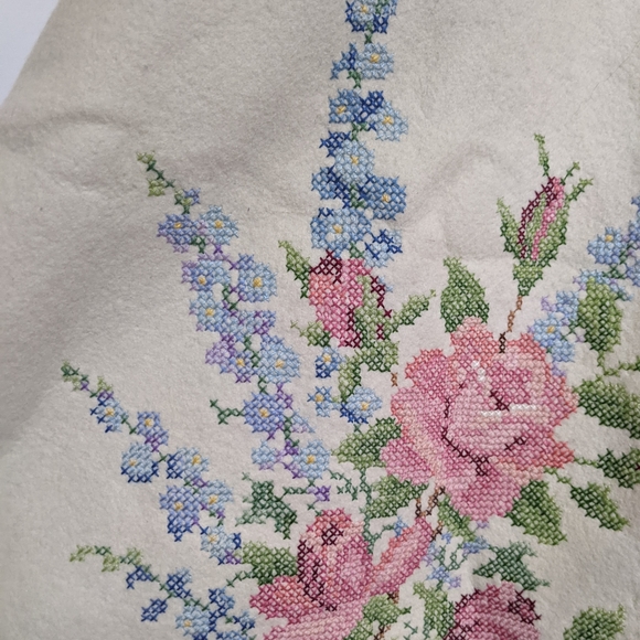 vtg 1950s cross stitch rose swing wool skirt - Picture 4 of 6